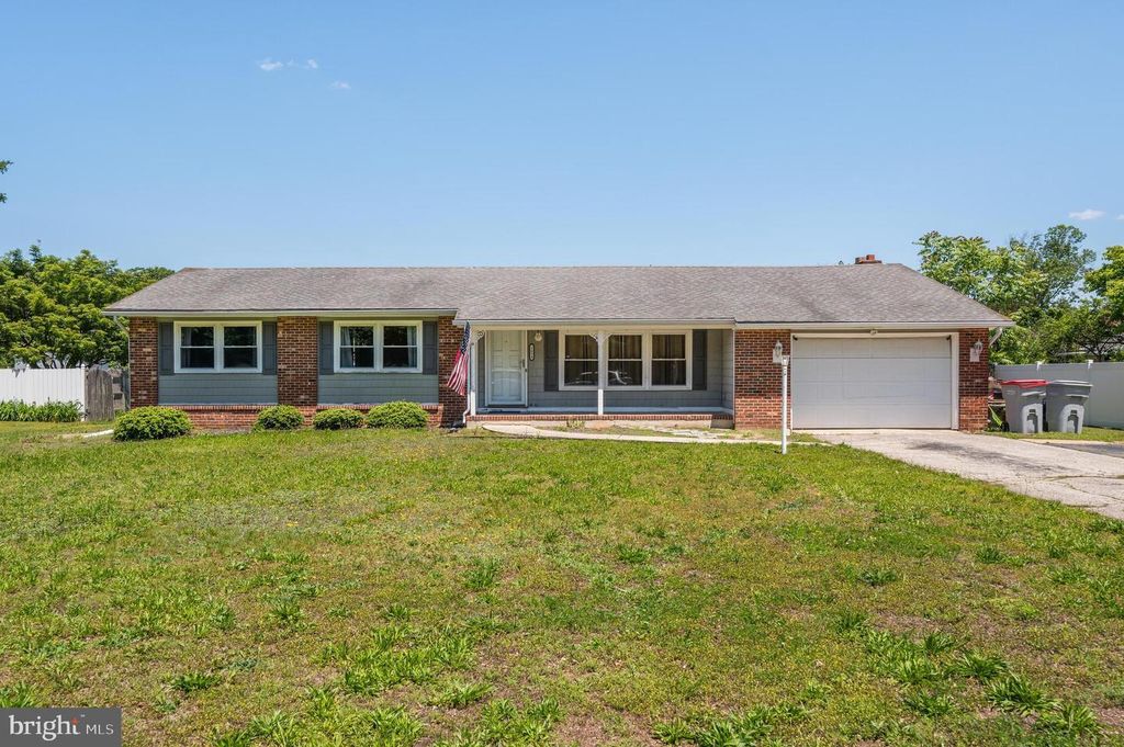 1654 WASHINGTON AVE, Vineland, NJ 08361