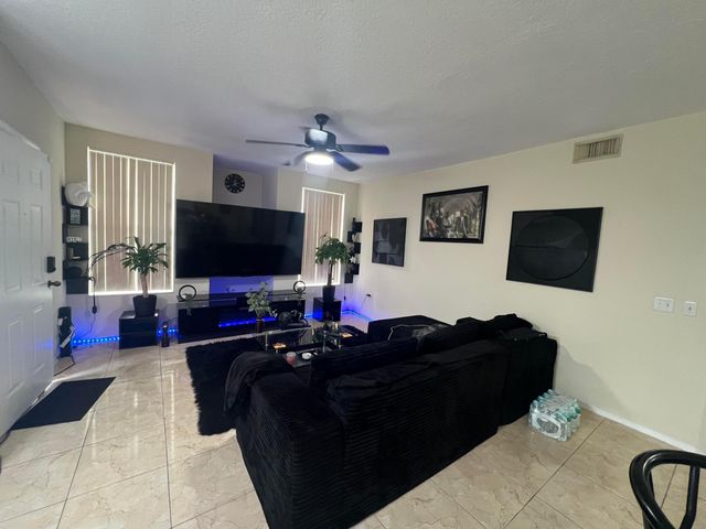 607 Belmont Place, Boynton Beach, FL 33436