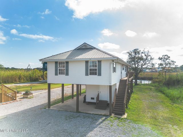 11156 E Bayou View Drive, Bay Saint Louis, MS 39520