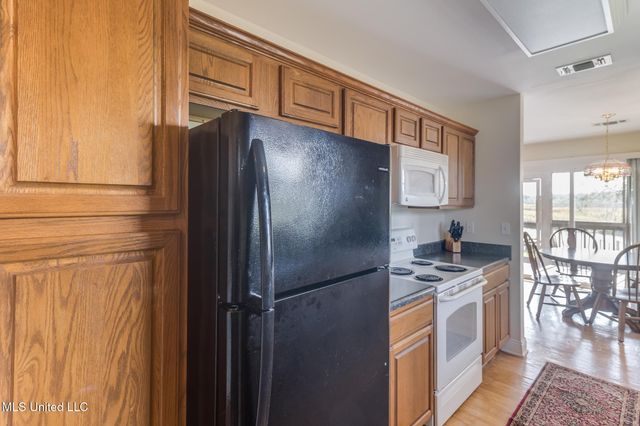 11156 E Bayou View Drive, Bay Saint Louis, MS 39520