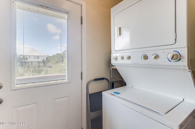 11156 E Bayou View Drive, Bay Saint Louis, MS 39520