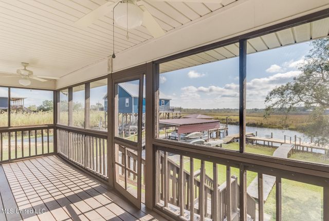 11156 E Bayou View Drive, Bay Saint Louis, MS 39520