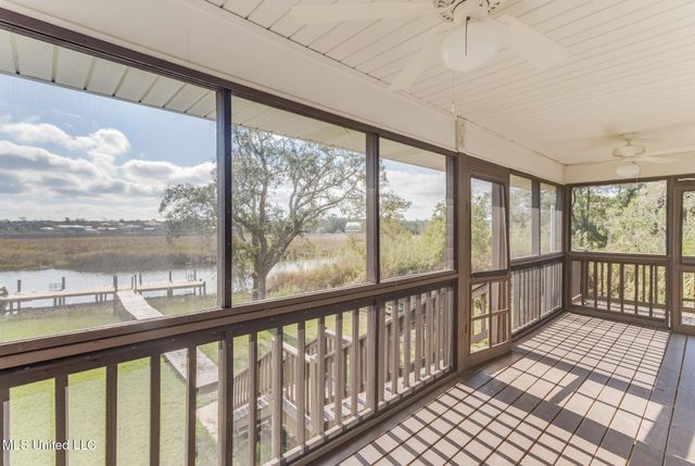 11156 E Bayou View Drive, Bay Saint Louis, MS 39520