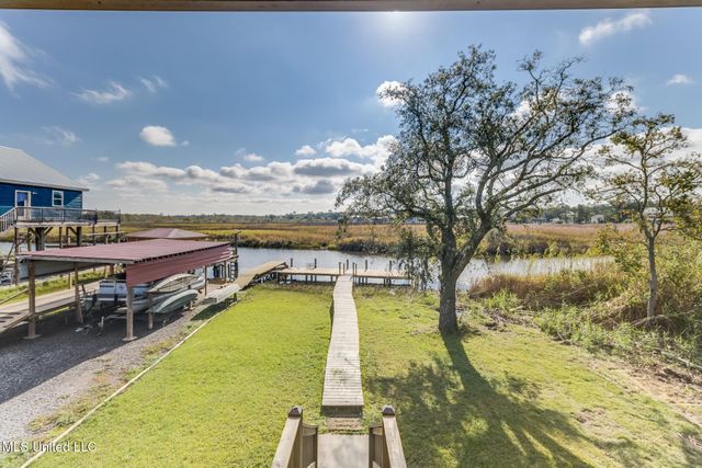 11156 E Bayou View Drive, Bay Saint Louis, MS 39520