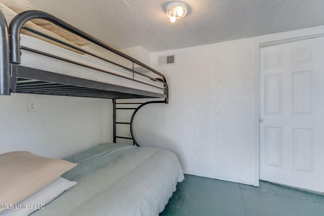 11156 E Bayou View Drive, Bay Saint Louis, MS 39520