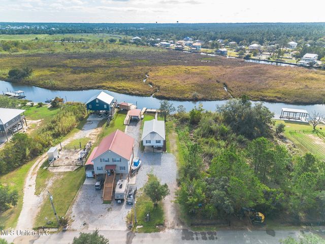 11156 E Bayou View Drive, Bay Saint Louis, MS 39520