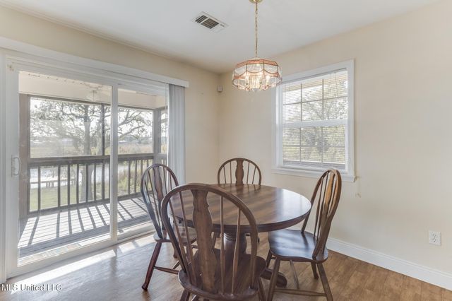 11156 E Bayou View Drive, Bay Saint Louis, MS 39520