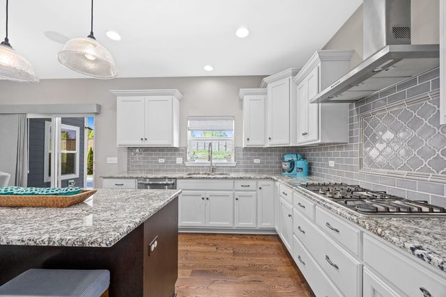 4211 Chinaberry Lane, Naperville, IL 60564