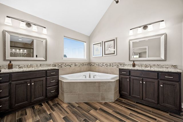 4211 Chinaberry Lane, Naperville, IL 60564