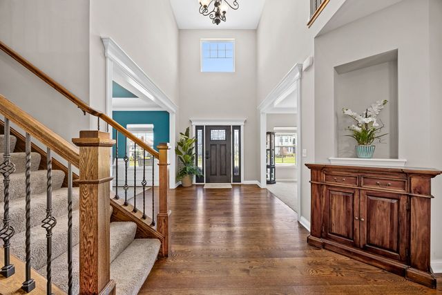 4211 Chinaberry Lane, Naperville, IL 60564