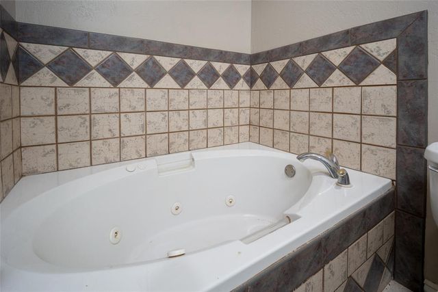 24286 E COUNTY ROAD 1580 Road, Elmore City, OK 73433