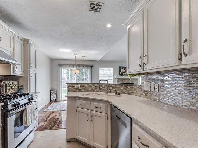 700 NE 19th Terrace, Moore, OK 73160