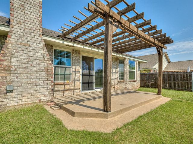 700 NE 19th Terrace, Moore, OK 73160