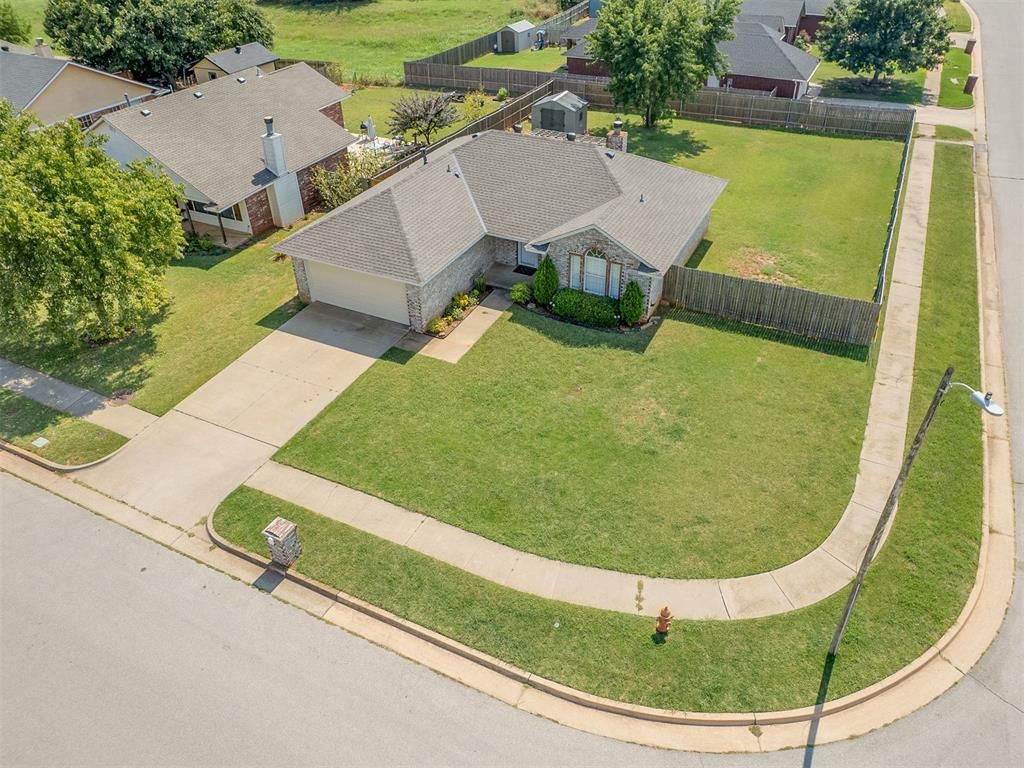 700 NE 19th Terrace, Moore, OK 73160