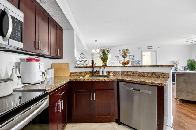 4151 San Marino Boulevard 101, West Palm Beach, FL 33409