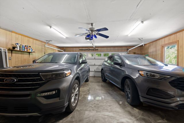 488 Lake Hills Drive, Trenton, GA 30752