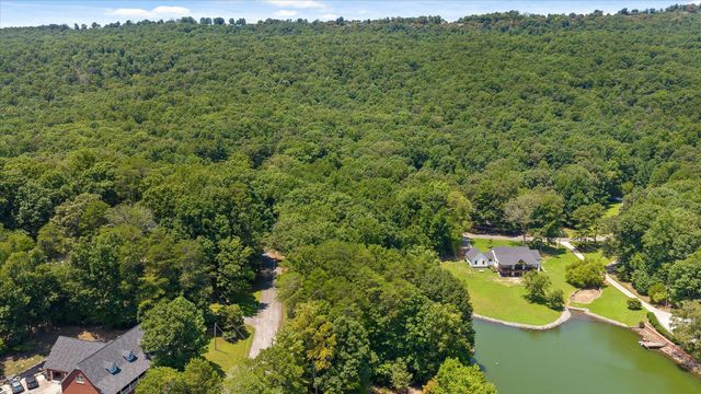 488 Lake Hills Drive, Trenton, GA 30752