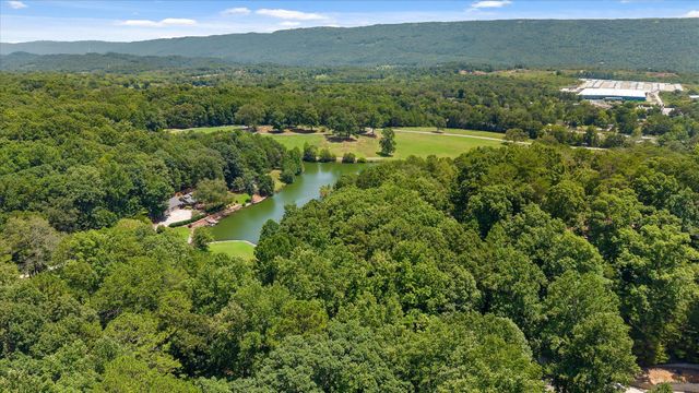 488 Lake Hills Drive, Trenton, GA 30752