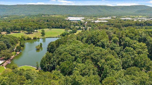 488 Lake Hills Drive, Trenton, GA 30752