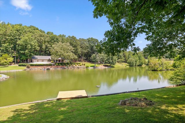 488 Lake Hills Drive, Trenton, GA 30752
