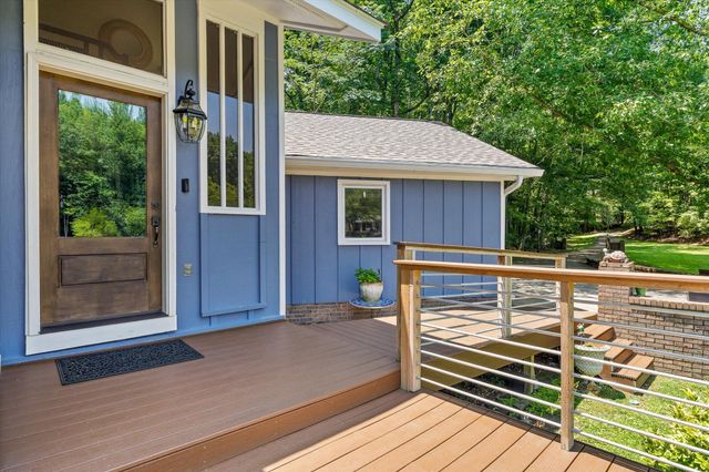 488 Lake Hills Drive, Trenton, GA 30752