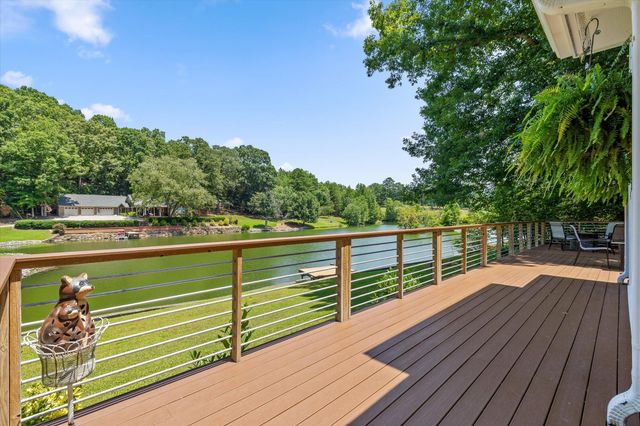 488 Lake Hills Drive, Trenton, GA 30752