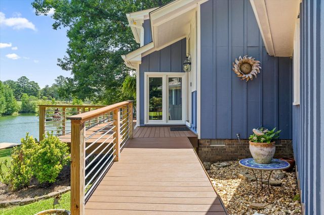 488 Lake Hills Drive, Trenton, GA 30752