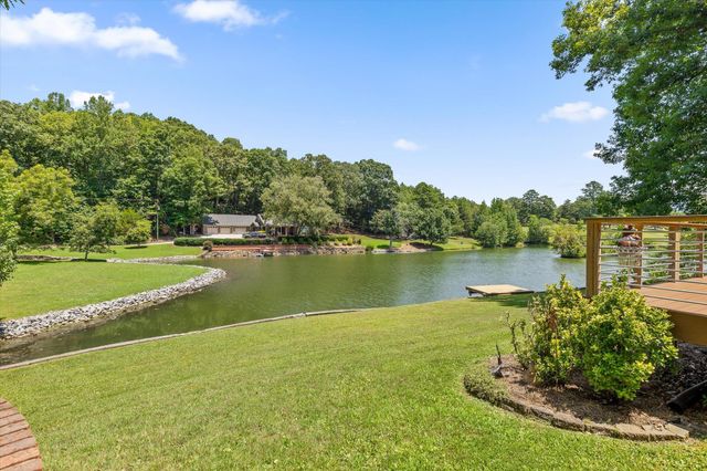 488 Lake Hills Drive, Trenton, GA 30752