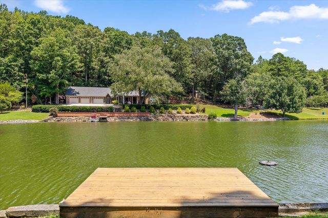 488 Lake Hills Drive, Trenton, GA 30752