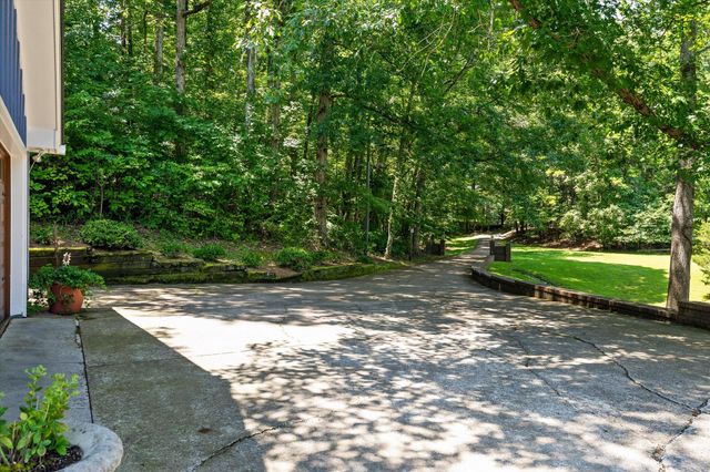 488 Lake Hills Drive, Trenton, GA 30752