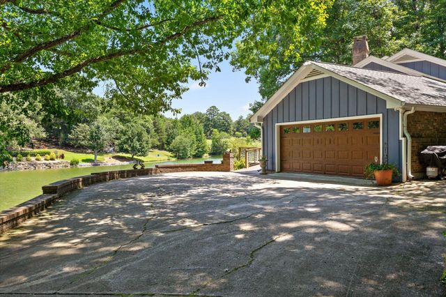 488 Lake Hills Drive, Trenton, GA 30752