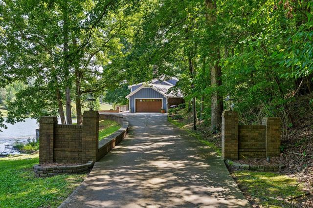 488 Lake Hills Drive, Trenton, GA 30752