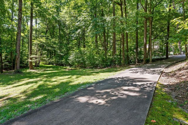 488 Lake Hills Drive, Trenton, GA 30752