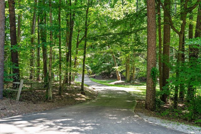 488 Lake Hills Drive, Trenton, GA 30752