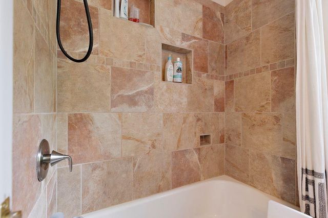 6858 E FOXHOLLOW Road, Clinton, WI 53525