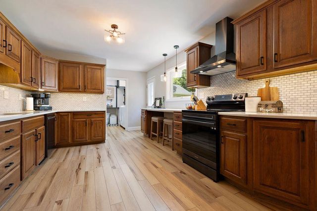 6858 E FOXHOLLOW Road, Clinton, WI 53525