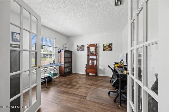 2303 RAVINES LAKE Road, Middleburg, FL 32068