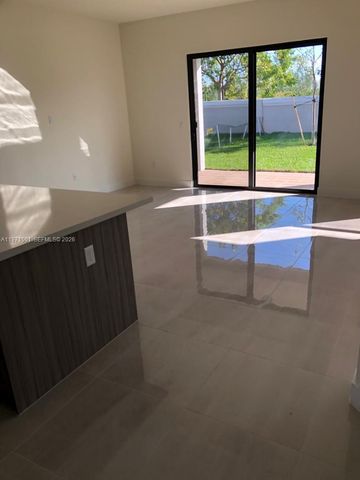 16045 NW 87th Ct, Miami Lakes, FL 33018