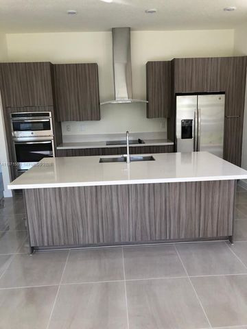 16045 NW 87th Ct, Miami Lakes, FL 33018