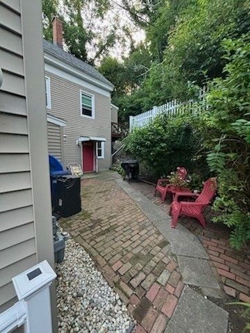 2 Spring St A, Gloucester, MA 01930