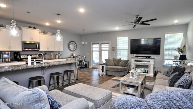 442 Sea Captain Lane SW, Supply, NC 28462