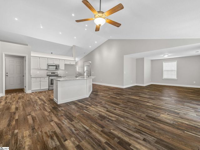 319 Kelly Farm Road, Moore, SC 29369