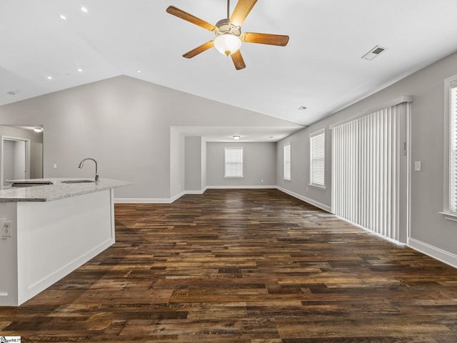 319 Kelly Farm Road, Moore, SC 29369
