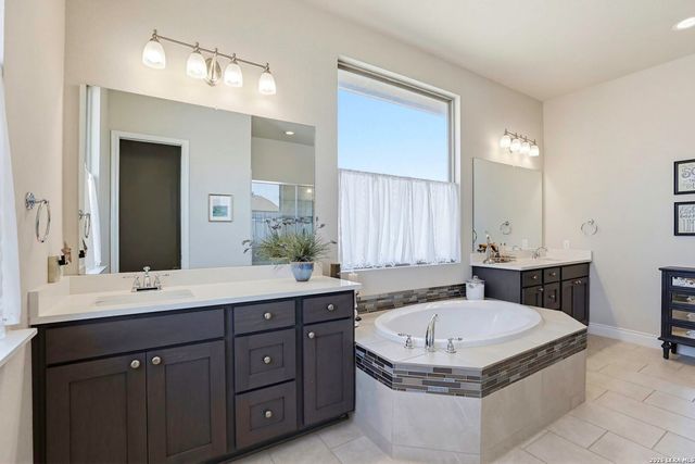 1177 Nutmeg Trail, New Braunfels, TX 78132