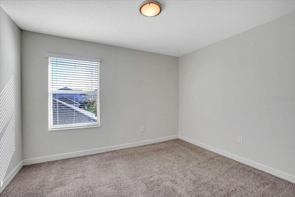 Image 11 of property listing at 11701 FICTION AVENUE, Orlando, FL 32832