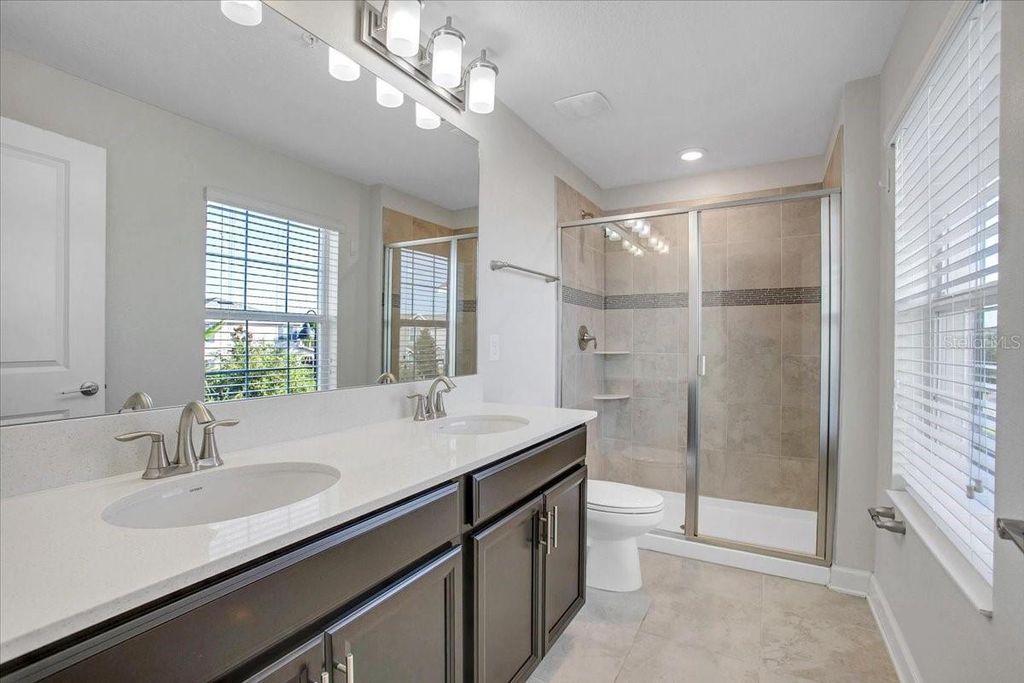 Image 16 of property listing at 11701 FICTION AVENUE, Orlando, FL 32832