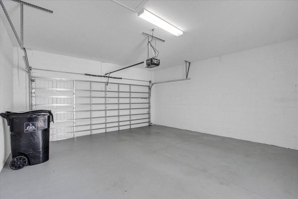 Image 20 of property listing at 11701 FICTION AVENUE, Orlando, FL 32832