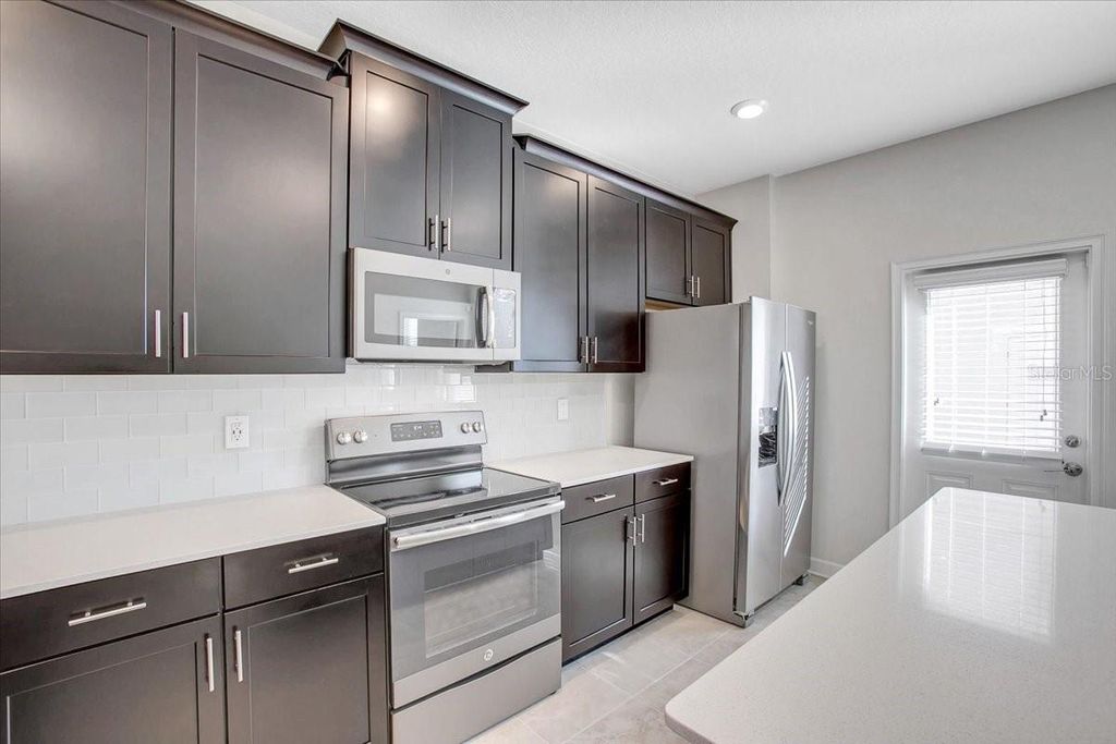 Image 25 of property listing at 11701 FICTION AVENUE, Orlando, FL 32832