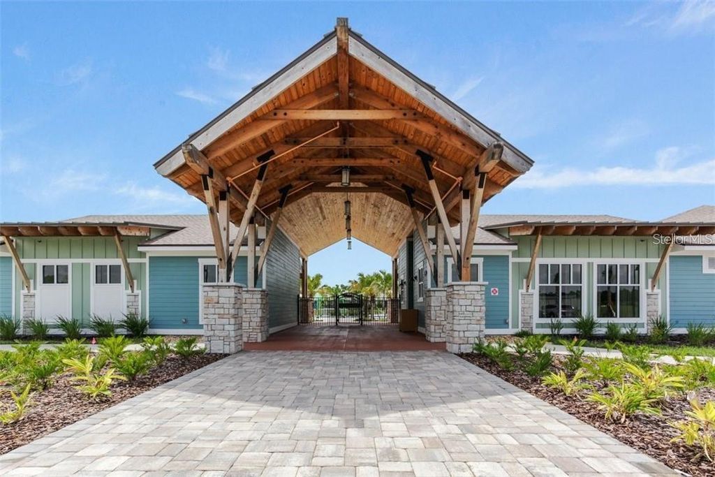 Image 27 of property listing at 11701 FICTION AVENUE, Orlando, FL 32832