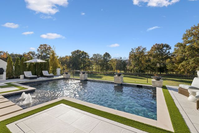 8523 Heirloom Blvd, College Grove, TN 37046